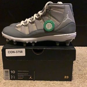 Brand new Jordan football cleats. Grey- size 10